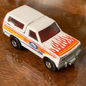 Vintage 1980 Diecast Ford Bronco Truck 4x4 & Red Motorcycle Hot wheels Hotwheels